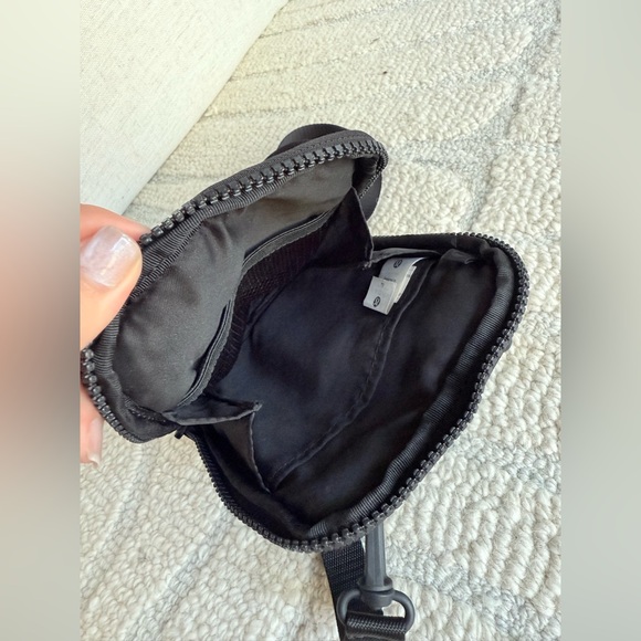 lululemon athletica Camo Belt Bag - Black and Pink - Picture 3 of 3